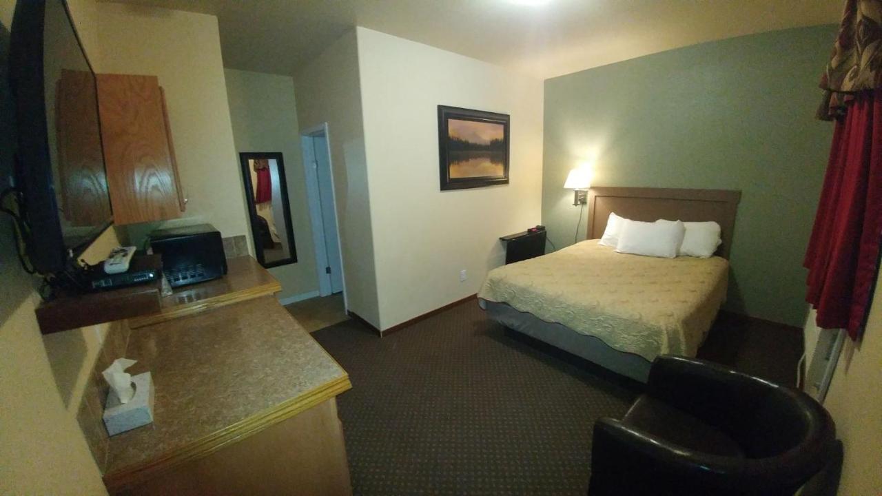 Sagebrush Inn & Suites Broadus Esterno foto