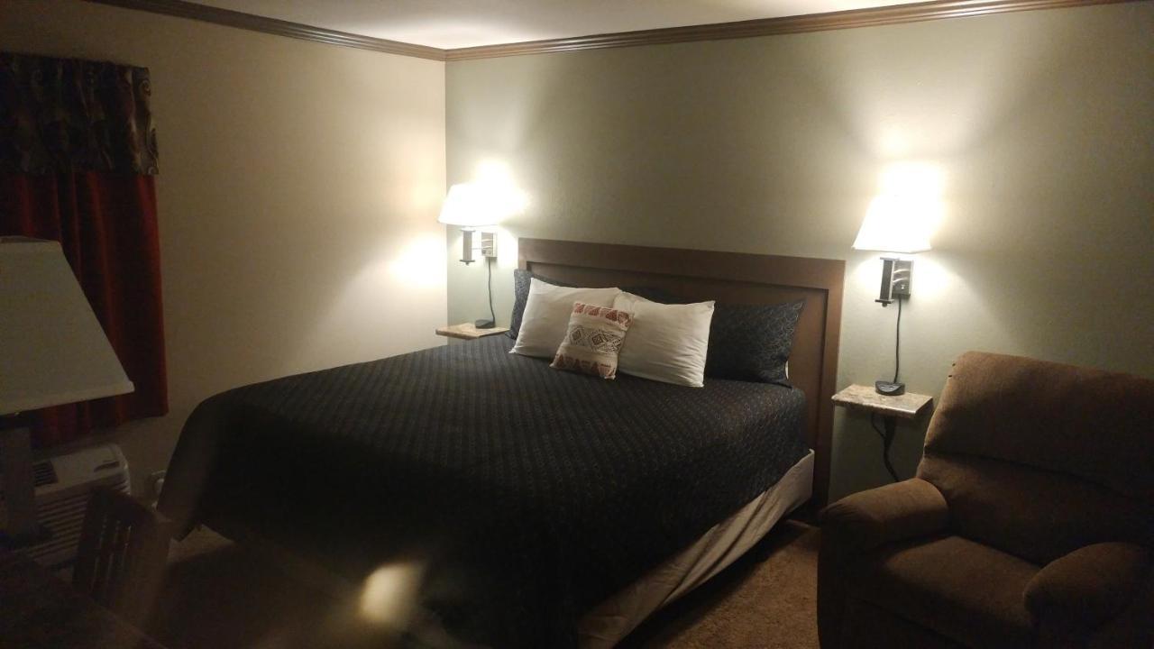 Sagebrush Inn & Suites Broadus Esterno foto
