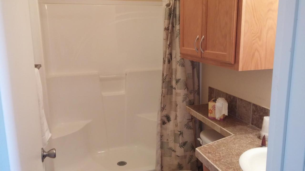 Sagebrush Inn & Suites Broadus Esterno foto