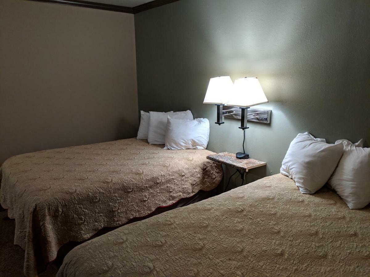 Sagebrush Inn & Suites Broadus Esterno foto